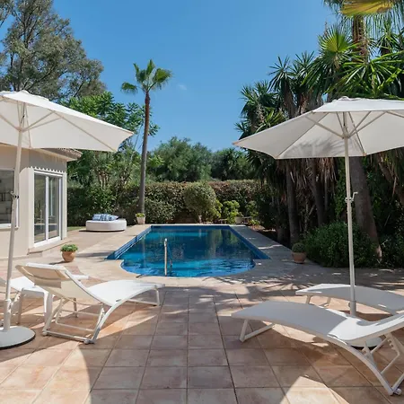 New Beachside With Private Pool ماربيا