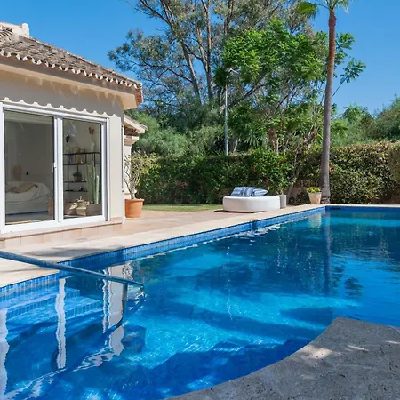 New Beachside With Private Pool ماربيا