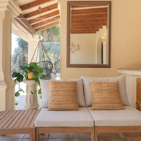 New Beachside With Private Pool